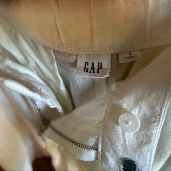 GAP Women's Cream Linen Shorts - Picture 3 of 3